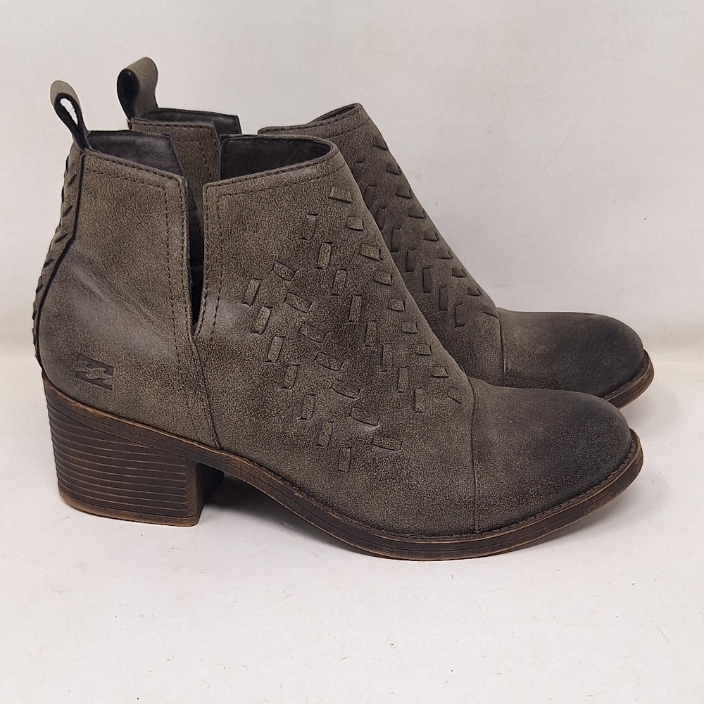 Billabong Izzy ankle boots in a grey SZ 8